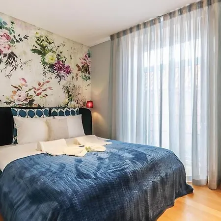 Apartment Portucale ! Deluxe *
